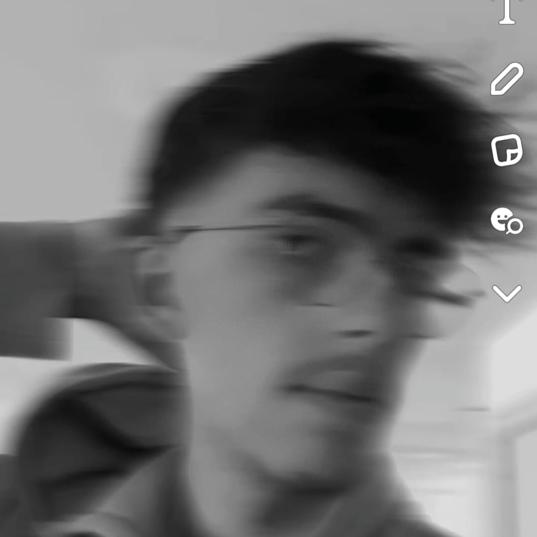 Profil de Akil, 21 ans, Libertine à Roche Percee