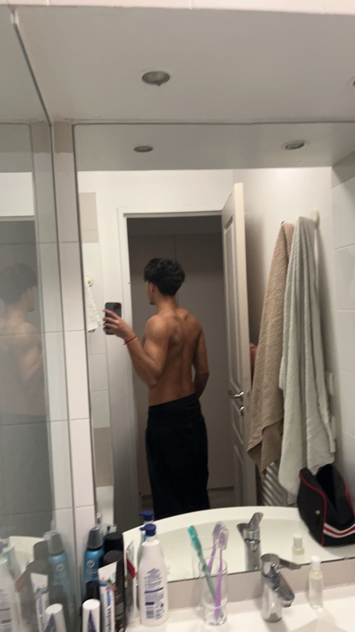 Profil de Silan, 20 ans, Libertine à MacNutt