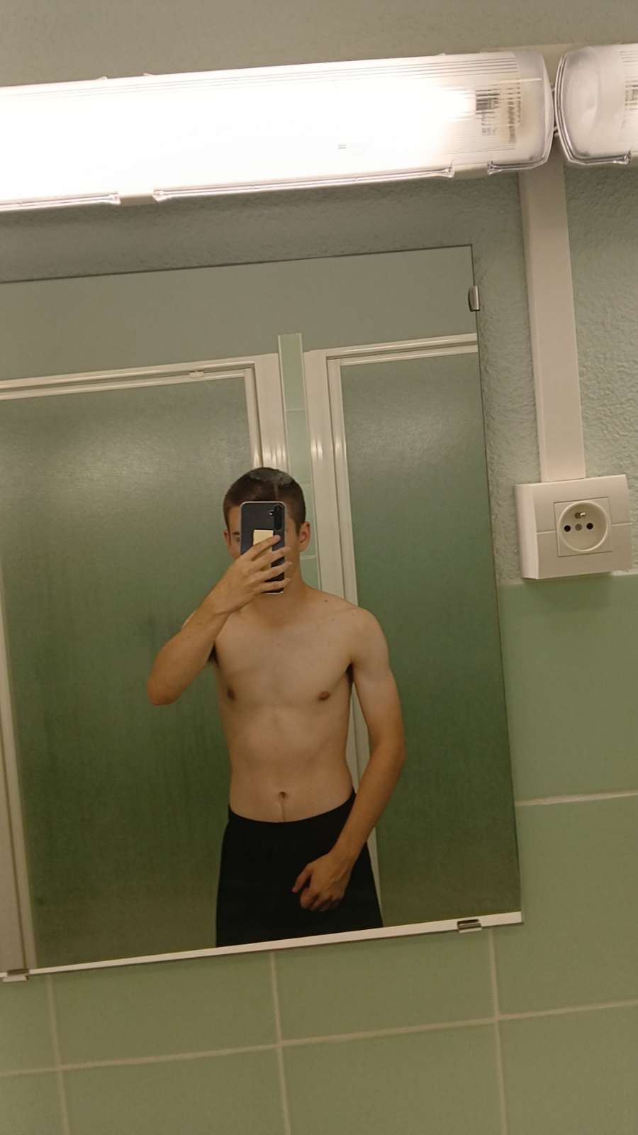 Profil de Chaine, 23 ans, Libertine à Quyon