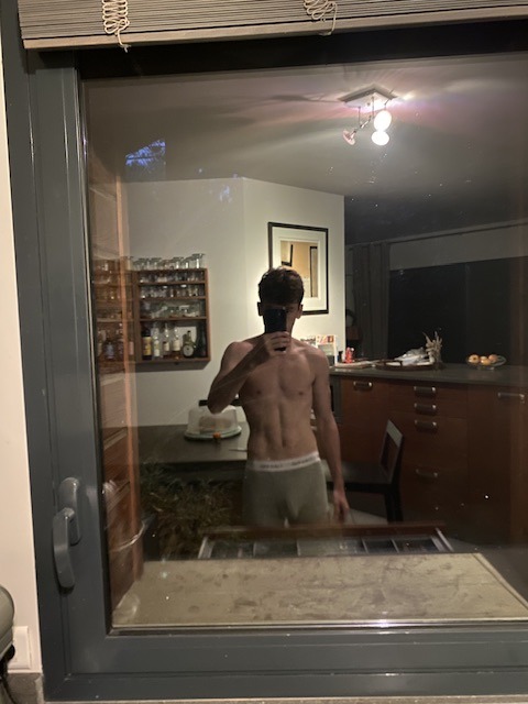 Profil de Yi, 23 ans, Libertine à Findlater