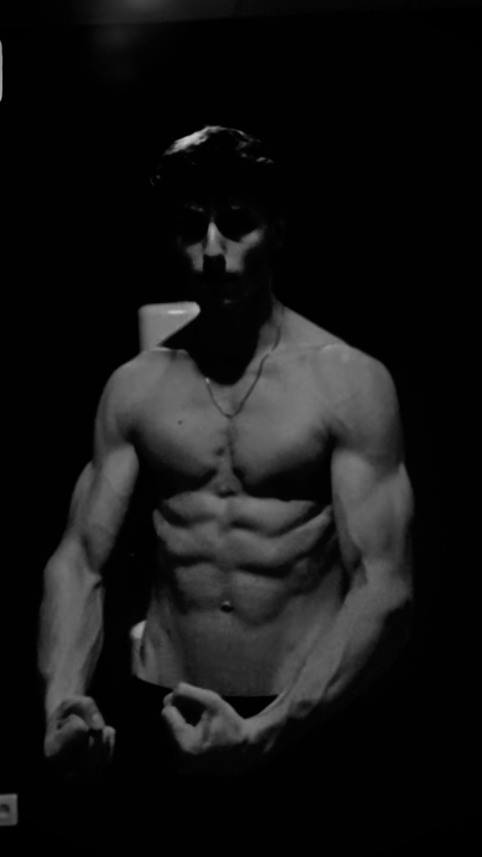 Profil de Vangelis, 22 ans, Libertine à Plunkett