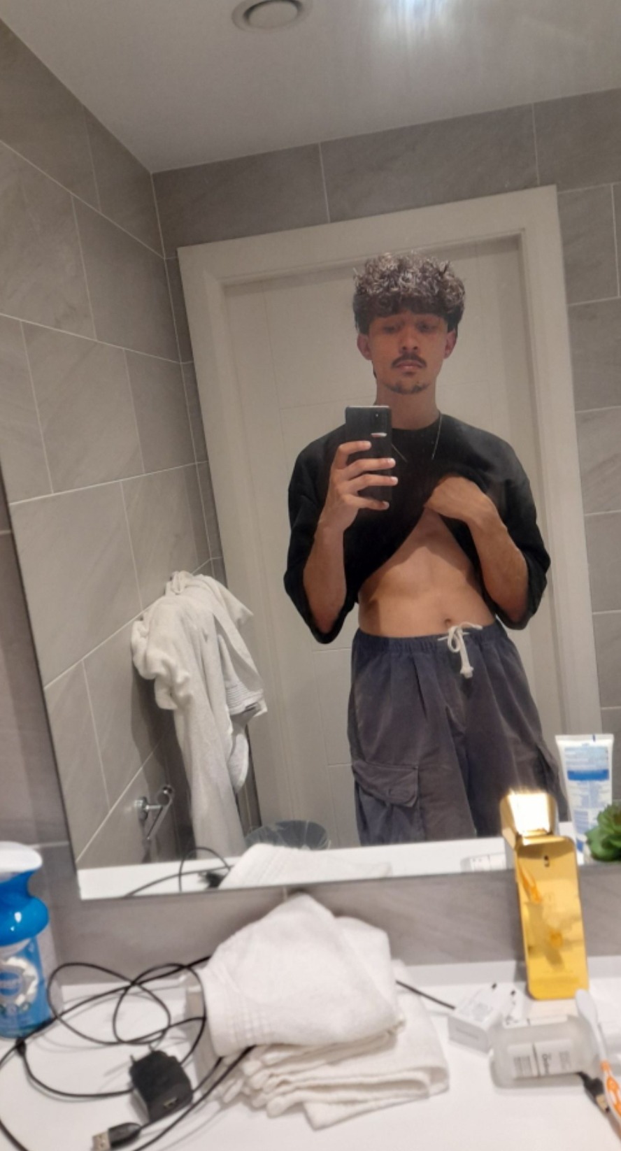 Profil de Rosier, 19 ans, Libertine à Wroxton