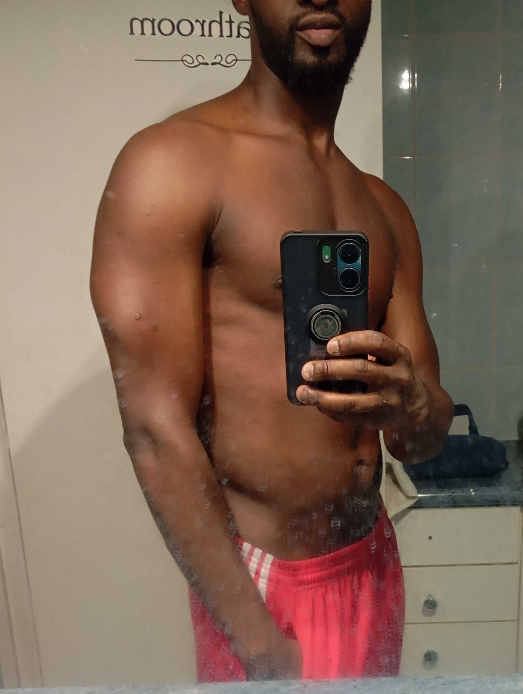 Profil de Yohane, 31 ans, Libertine à Acme